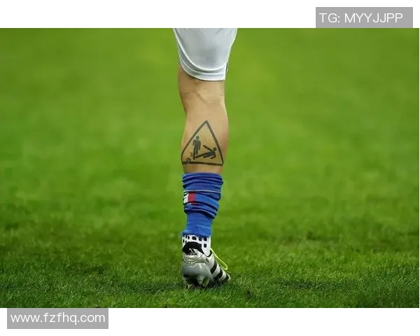 足球明星身上的纹身艺术揭秘与图案背后的故事分享 足球明星身上的纹身艺术揭秘与图案背后的故事分享